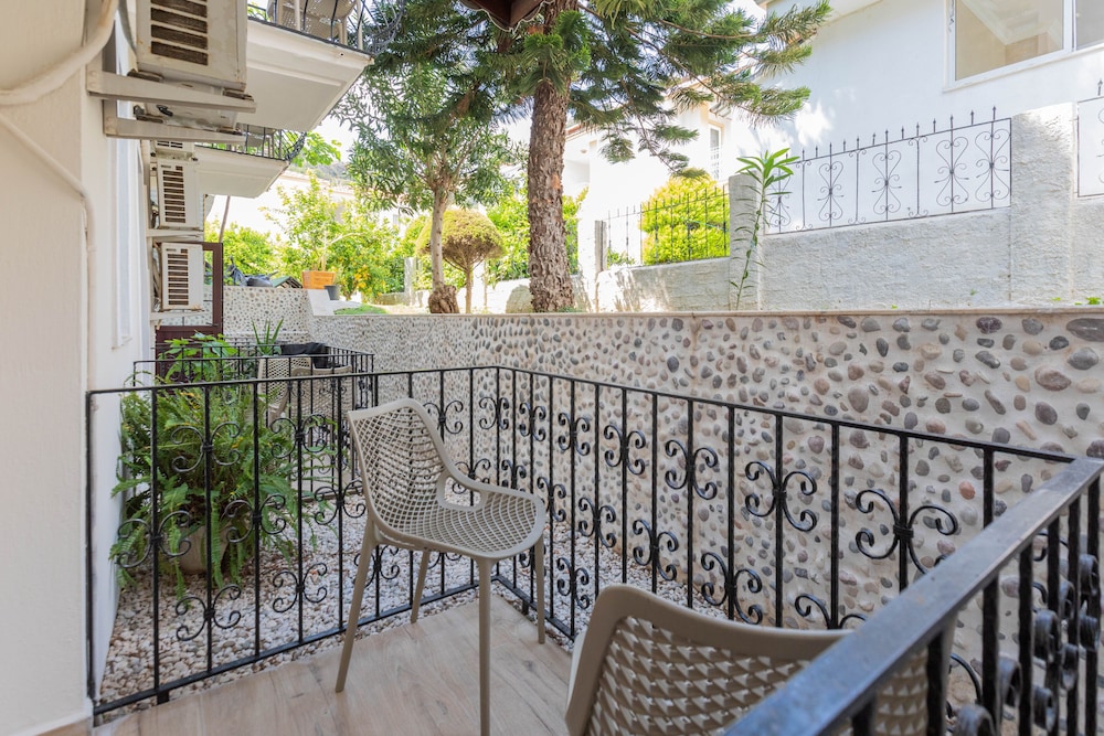 bronze hotel adults only