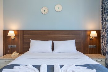 bronze hotel adults only