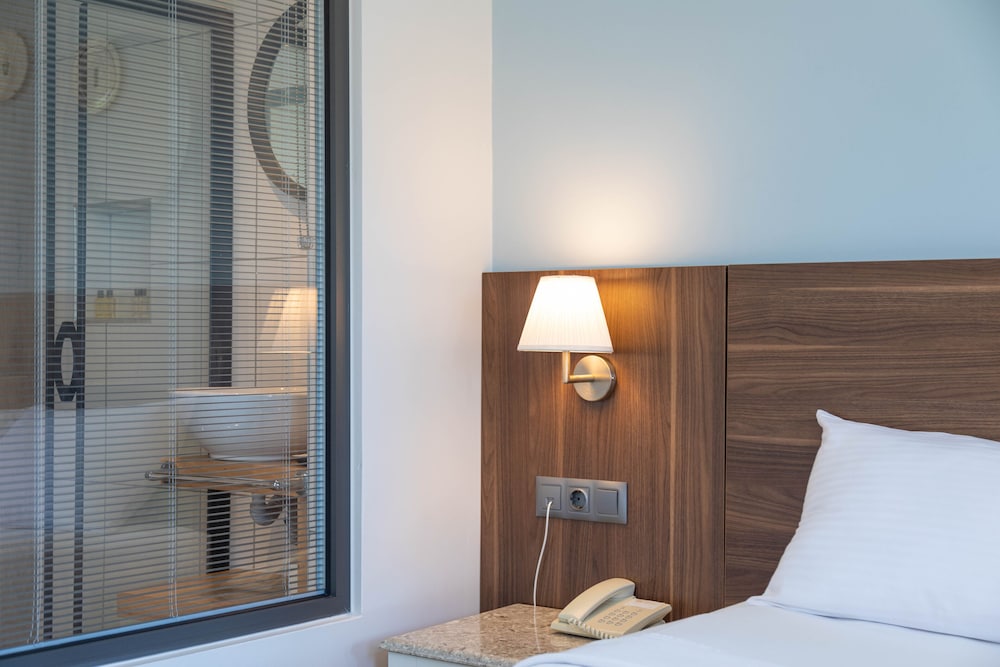 bronze hotel adults only