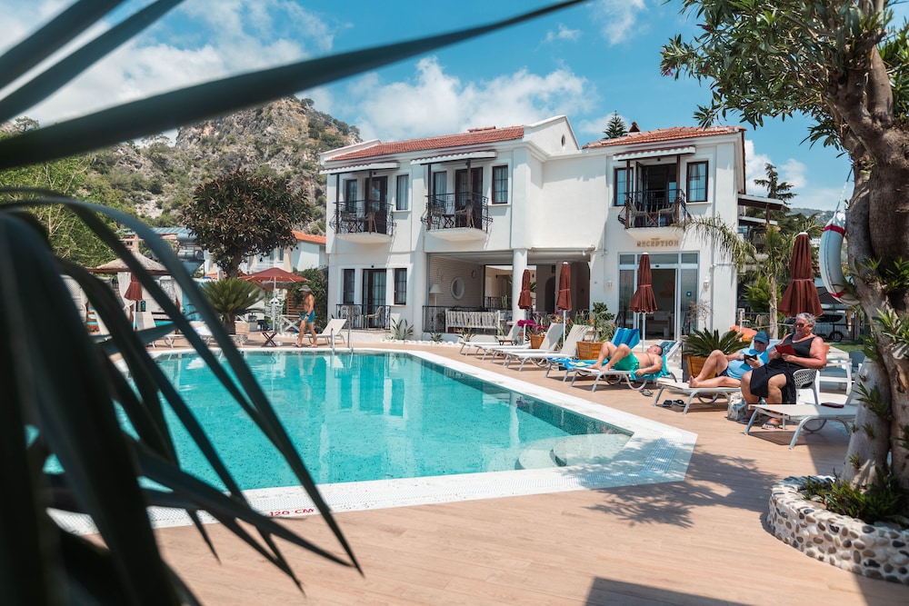 bronze hotel adults only