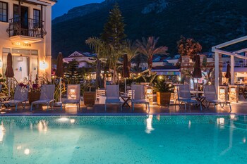 bronze hotel adults only