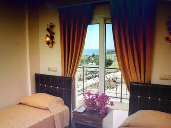 gloria tibi hotel gumbet