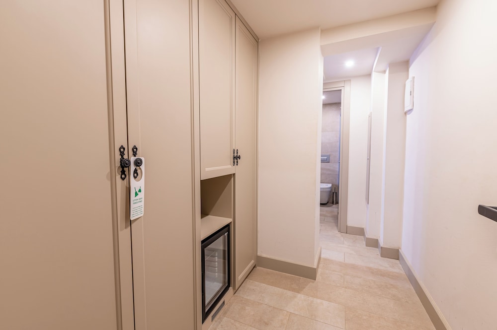 elista hotel and spa