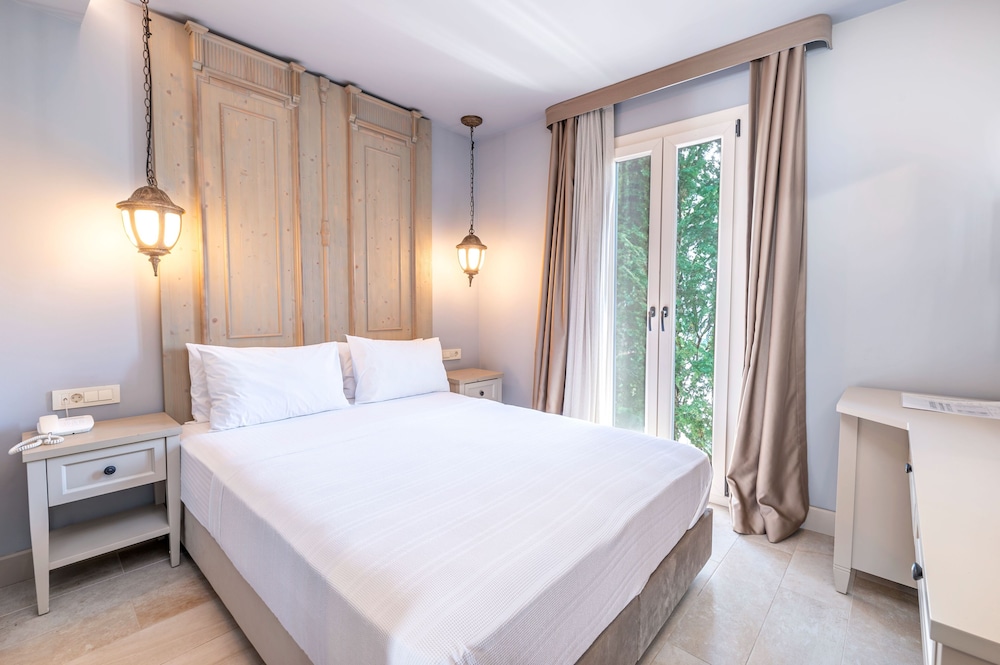 elista hotel and spa