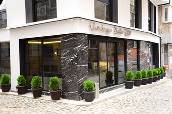 gardenya suit hotel