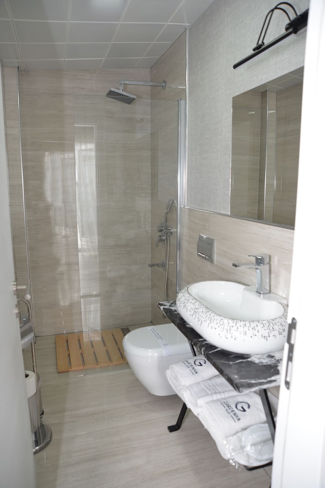 gardenya suit hotel