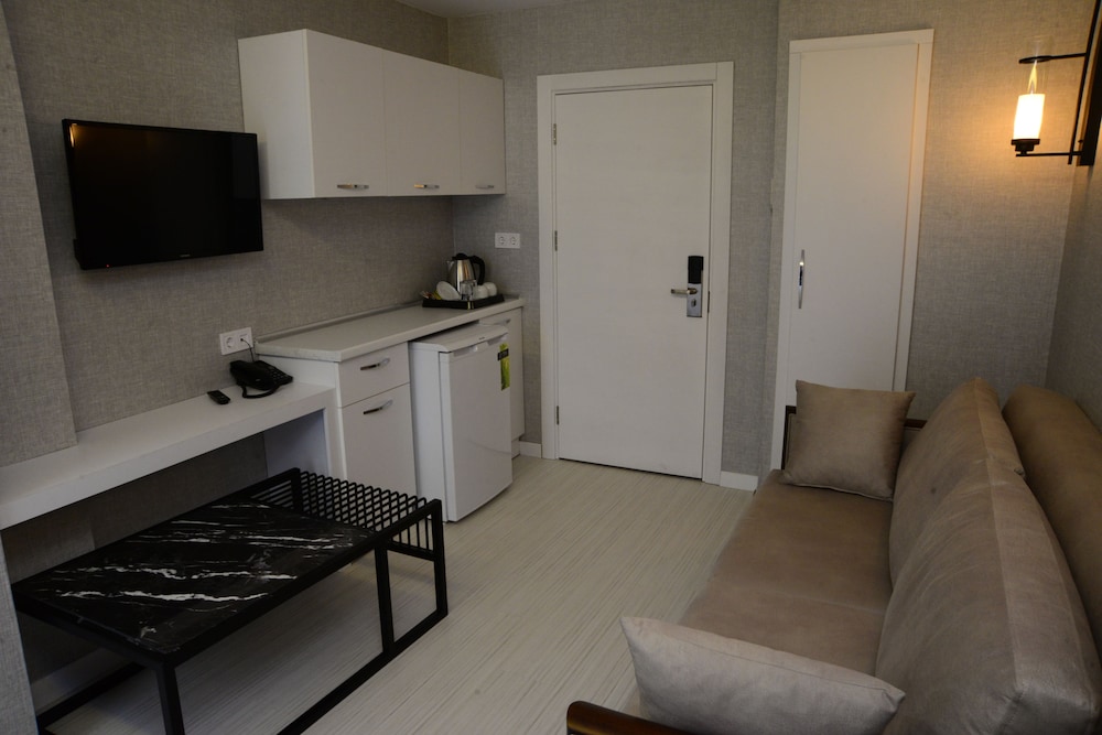 gardenya suit hotel