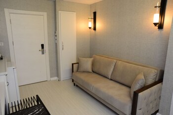 gardenya suit hotel
