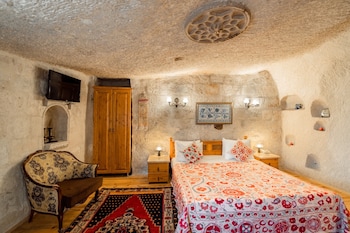 amber cave suites