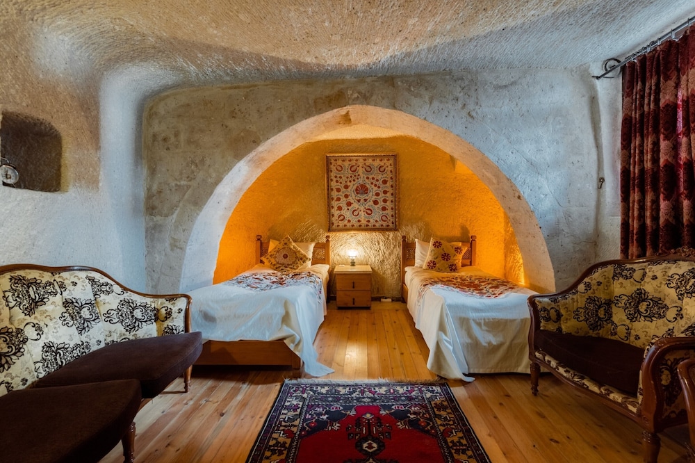 amber cave suites