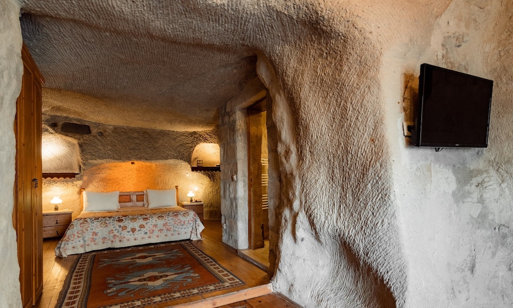 amber cave suites