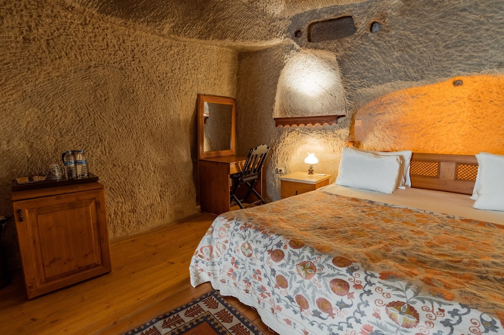 amber cave suites