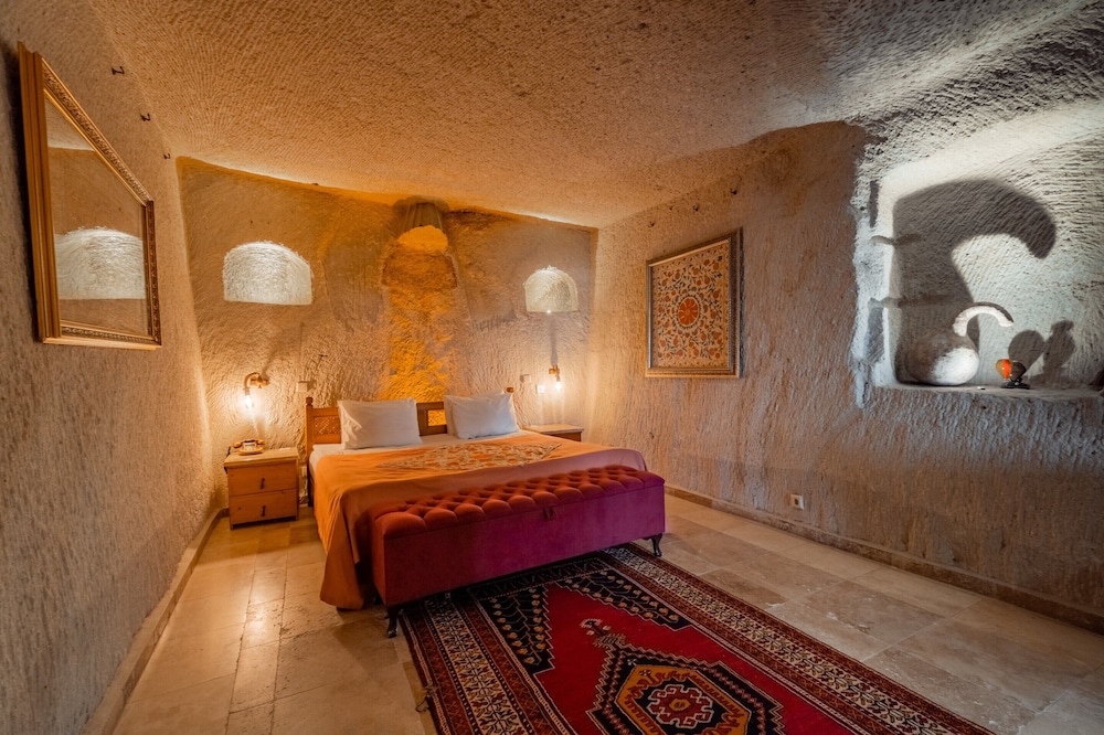 amber cave suites