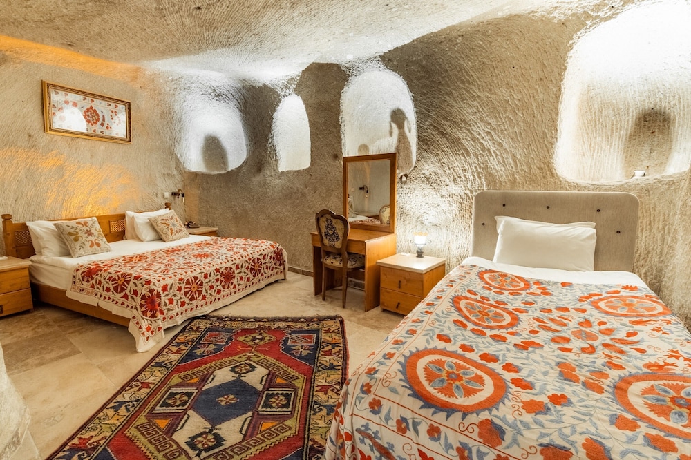 amber cave suites