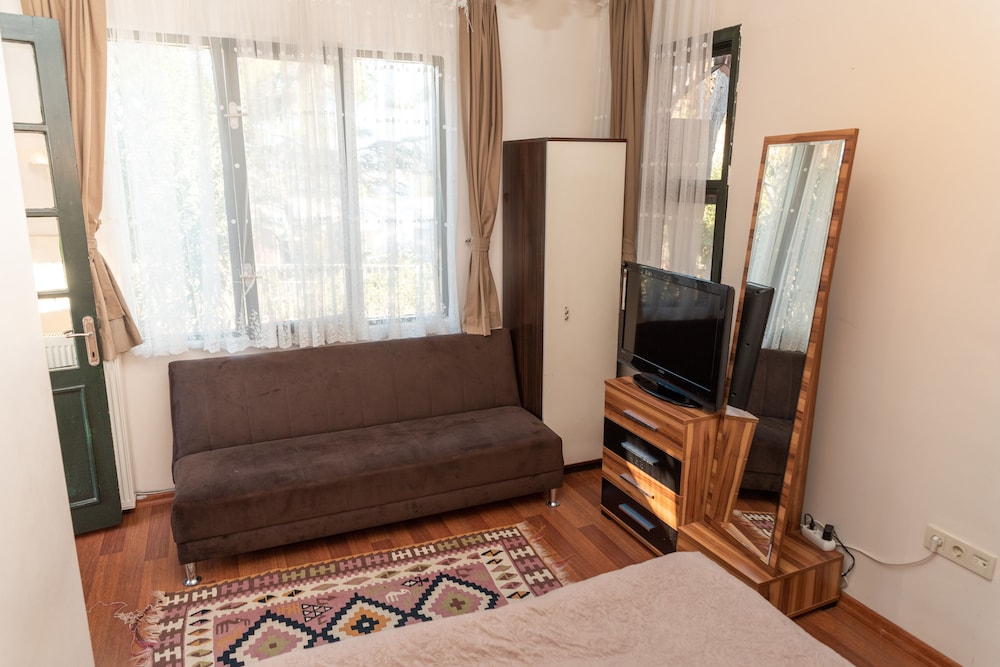 orhan kutbayin evi turyolu cafe pansiyon