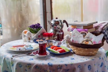 orhan kutbayin evi turyolu cafe pansiyon