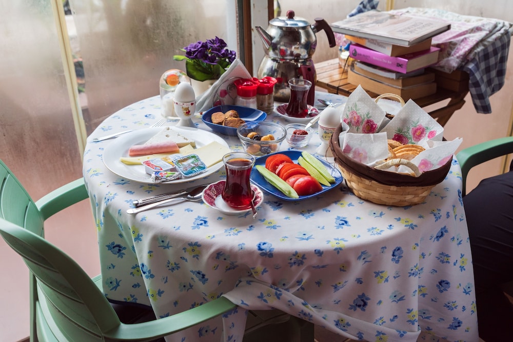 orhan kutbayin evi turyolu cafe pansiyon