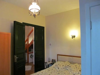 orhan kutbayin evi turyolu cafe pansiyon