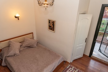 orhan kutbayin evi turyolu cafe pansiyon