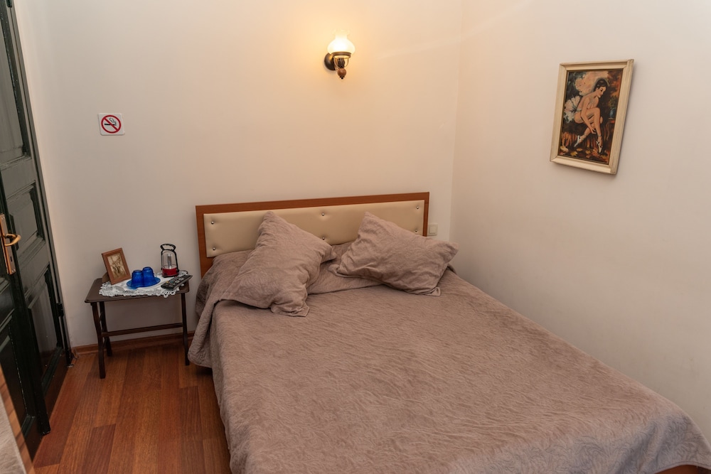 orhan kutbayin evi turyolu cafe pansiyon