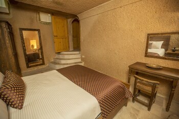 helike cave suites