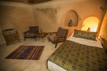 helike cave suites