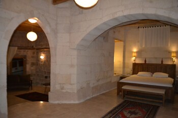 helike cave suites