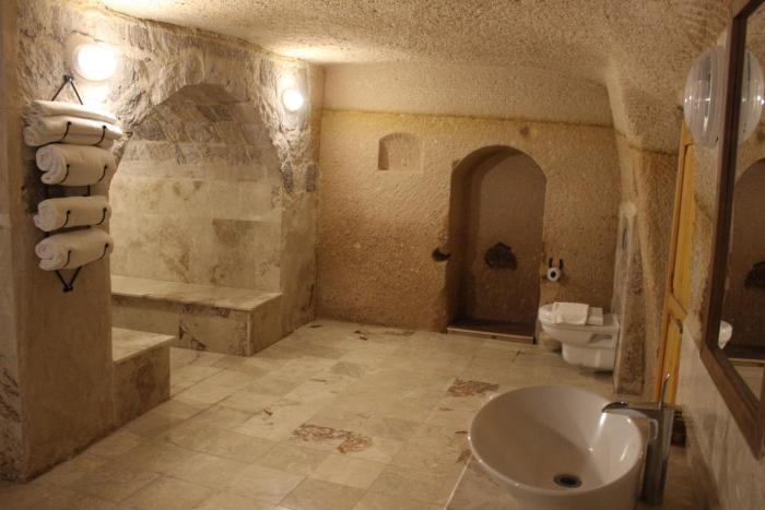 helike cave suites
