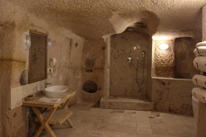helike cave suites