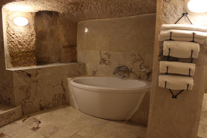 helike cave suites