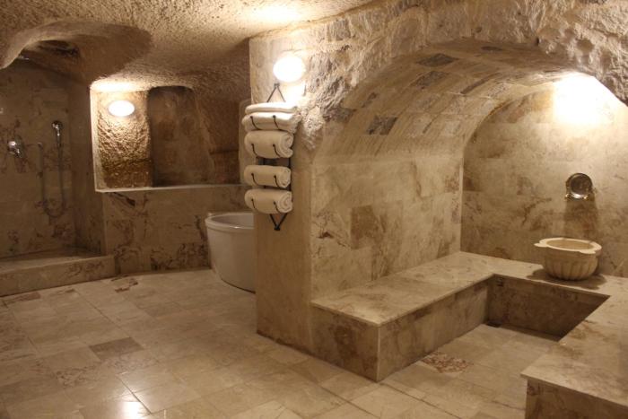 helike cave suites