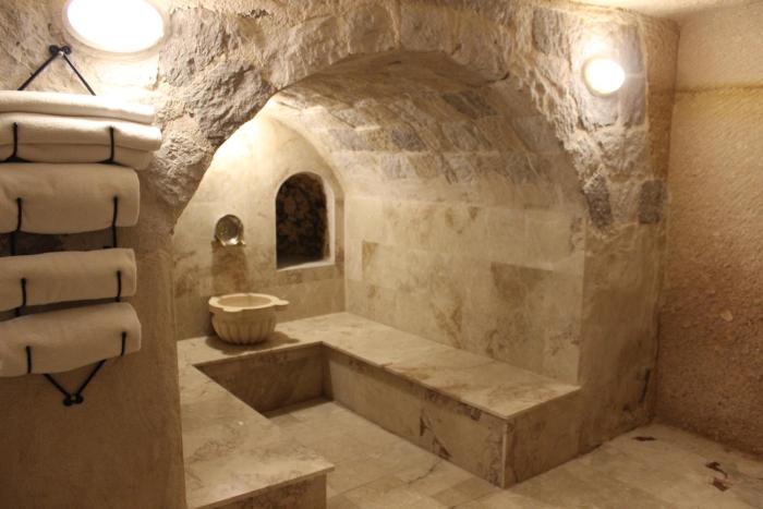 helike cave suites