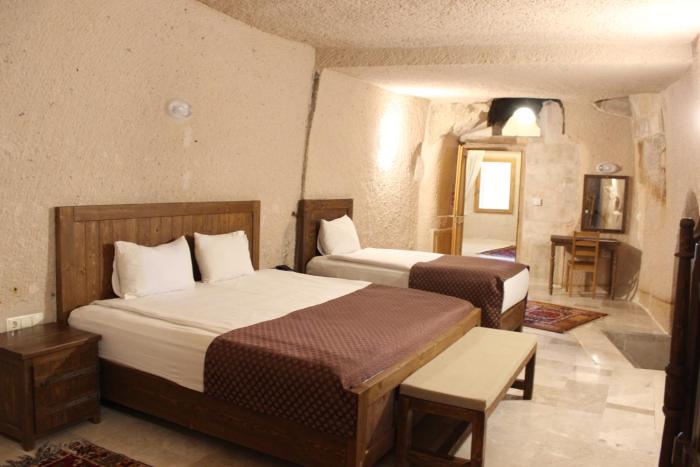 helike cave suites