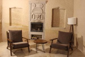 helike cave suites