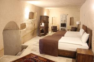 helike cave suites
