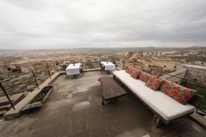 helike cave suites