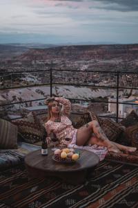 helike cave suites