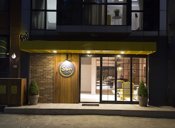 sun suit hotel