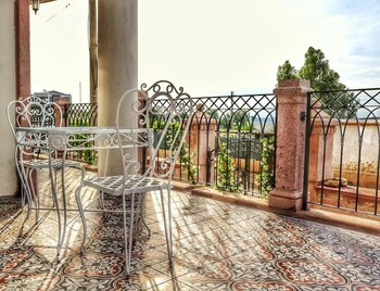 Stone Hill Otel,Ayvalik,2 star
