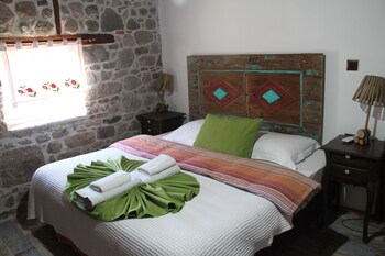 bergama tas konak