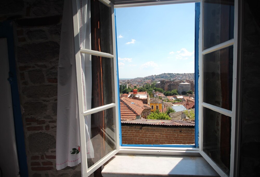 bergama tas konak