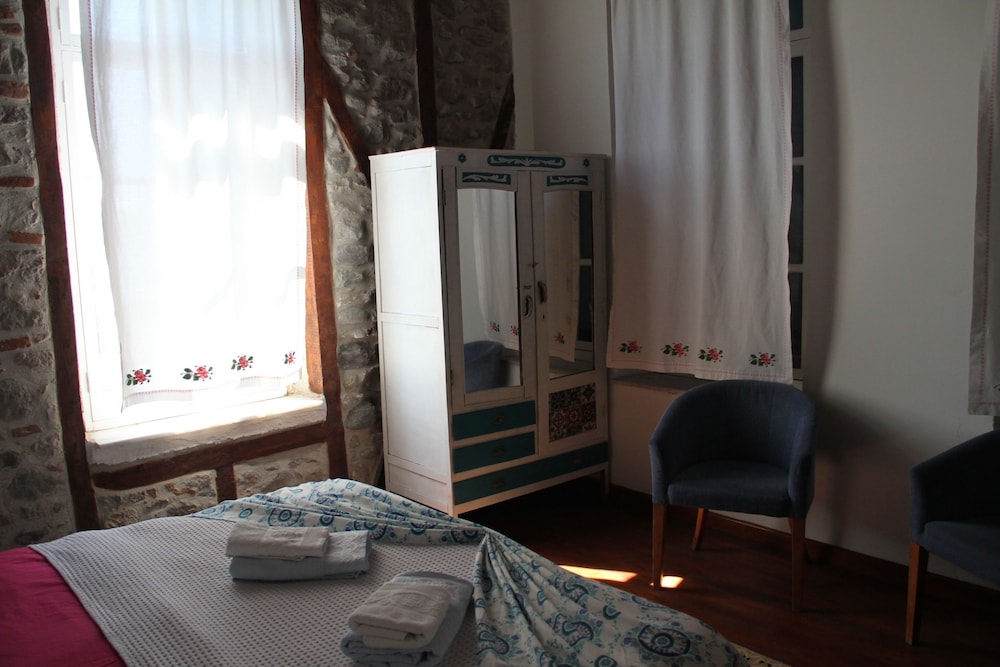 bergama tas konak
