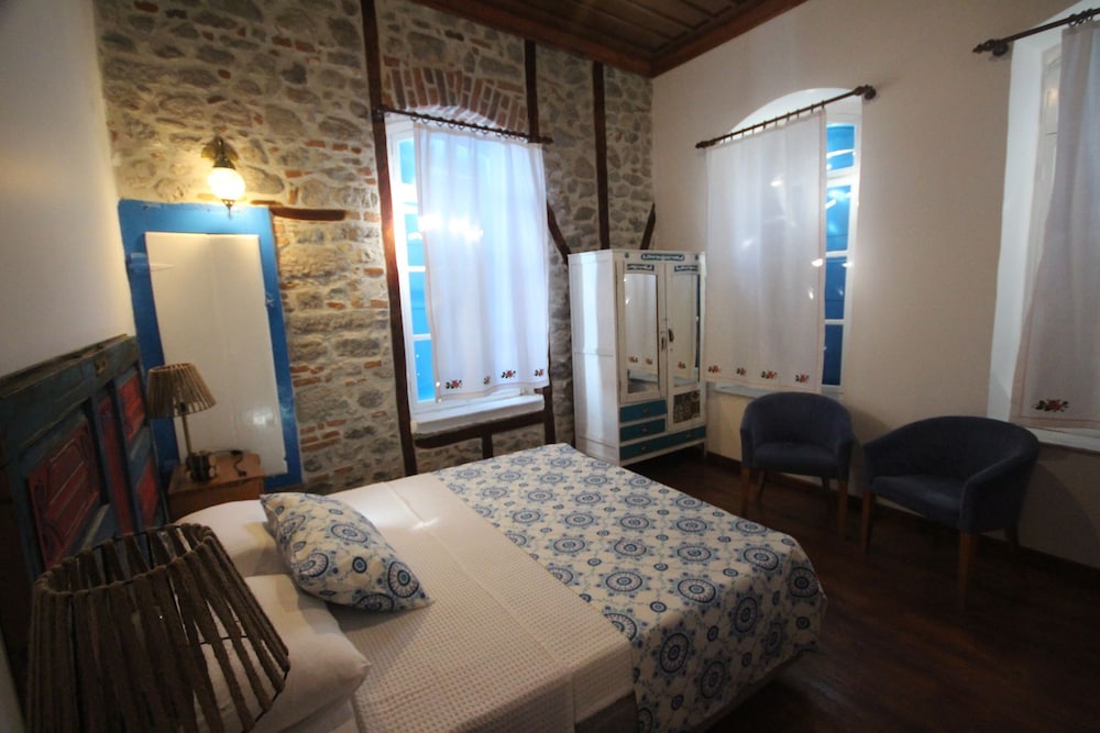 bergama tas konak