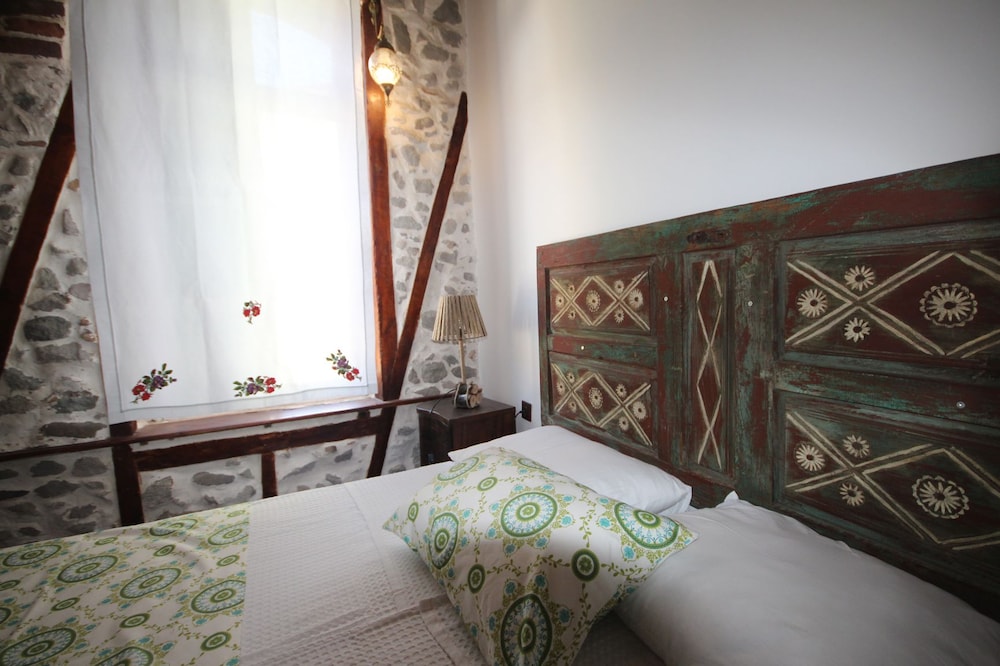 bergama tas konak