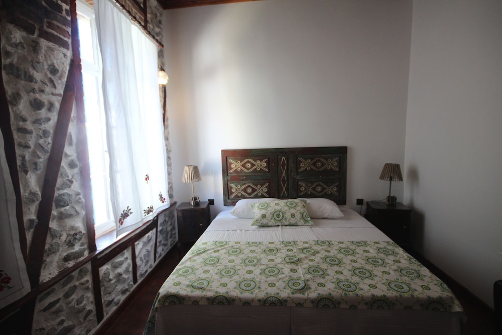 bergama tas konak