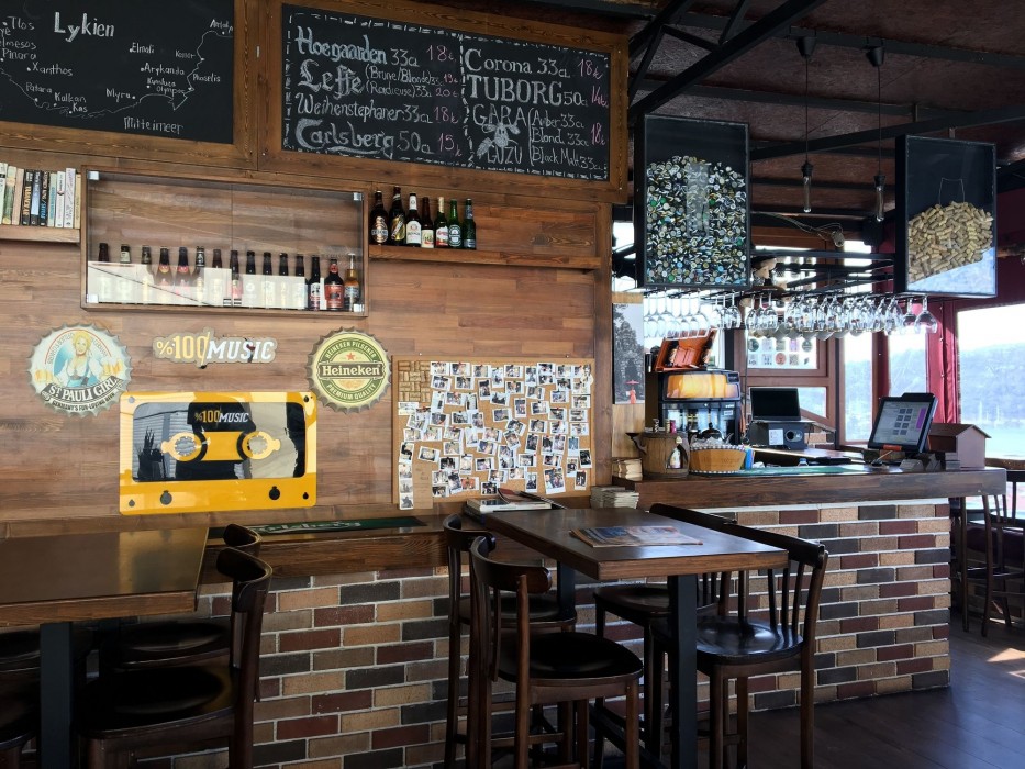 el camino hostel and pub adults only