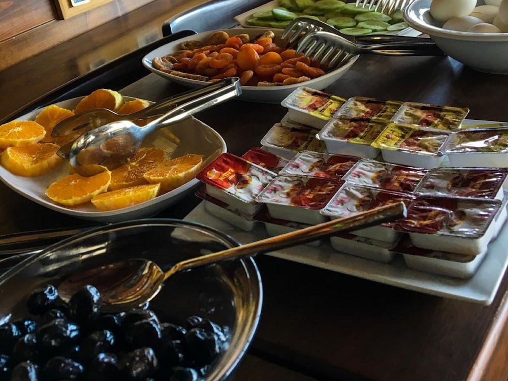 el camino hostel and pub adults only