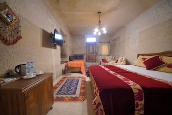 salkim cave house