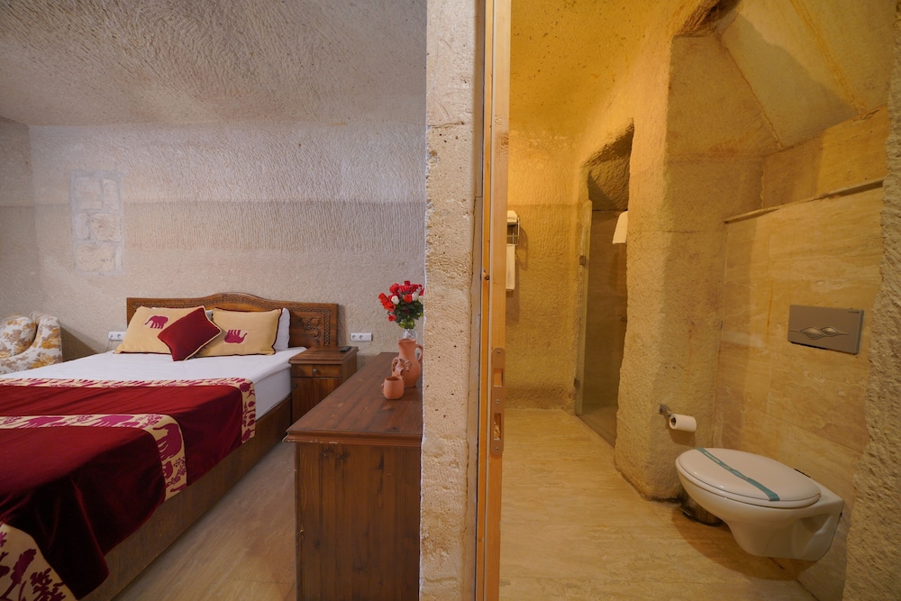 salkim cave house