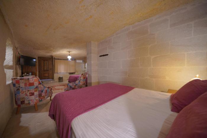 salkim cave house